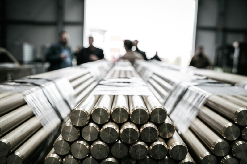 Why 304 Stainless Steel Is the Industry Standard for Conveying & Packaging Equipment